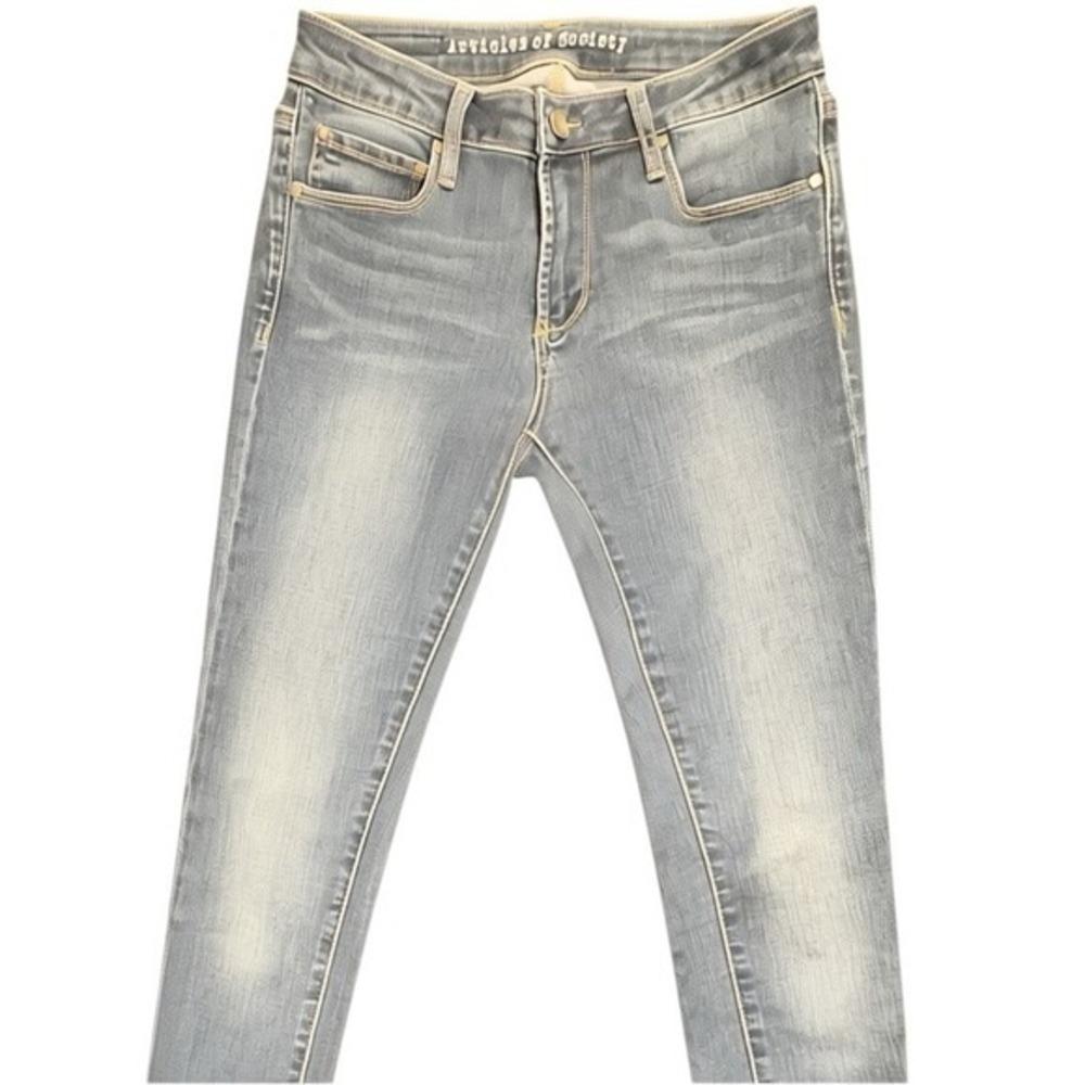 Indie Sleaze Faded Cigarette Jeans Model Off Duty 25 Minimalist Clean Girl